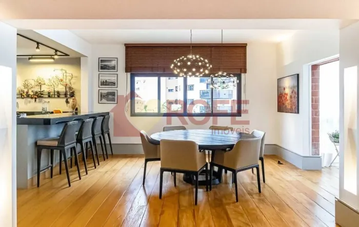 (VENDA) [Nome do Condomínio] Moema Pássaros | 297m² | 3 Suítes | 4 Vagas | Reforma de Luxo