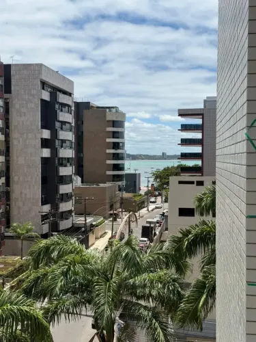 Porteiro Fechada uma quadra da praia