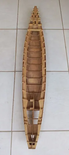 Esqueleto em madeira barco