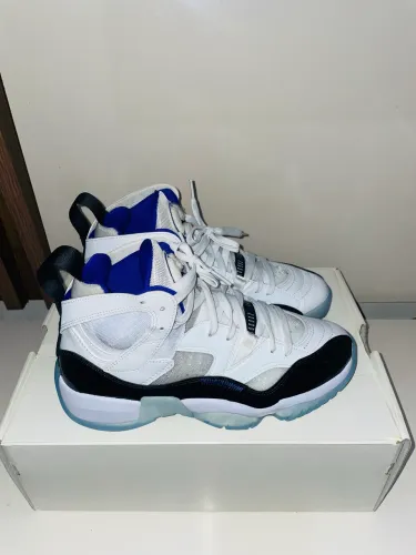 Tênis jordan jumpman two trey branco e azul