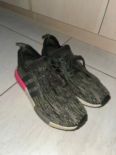 Tênis Adidas NMD_R1 Primeknit (Verde/Mesclado) - Tamanho 42