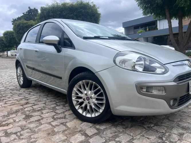 Fiat Punto Essence Dualogic 1.6 Flex 16V 5P 2013