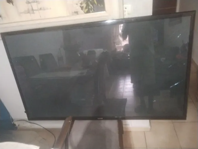 Tv para tirar peças