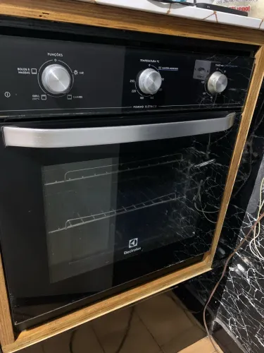 Vende se forno elétrico Eletrolux 220 volts possui Grill tudo ok ? 