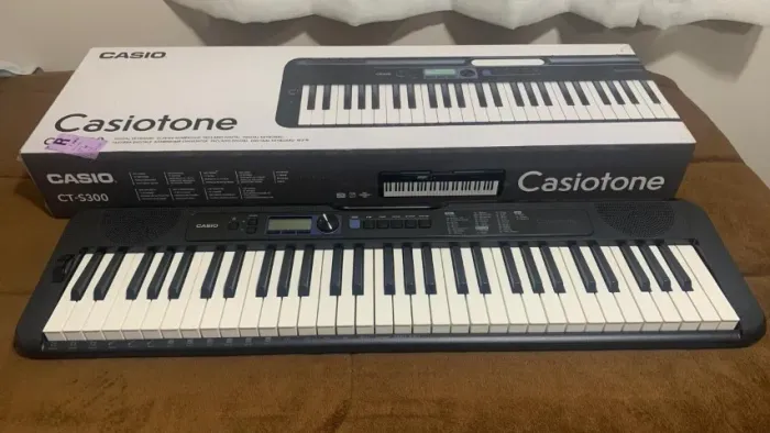 Teclado Musical Casio Casiotone CT-S300 61 Teclas Preto