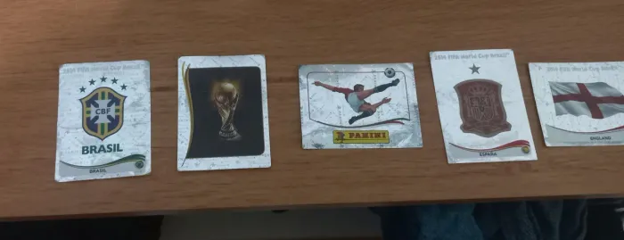 Quero fazer trocas por cards Adrenalyn XL Brasileirão 2025  ou figurinhas do brasileirão.