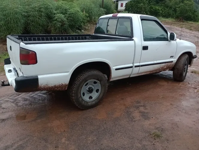 Chevrolet S10 Pick-up Std. 2.2 MPFI / EFI 2000