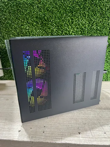 Gabinete Gamer Novo na caixa com cooler