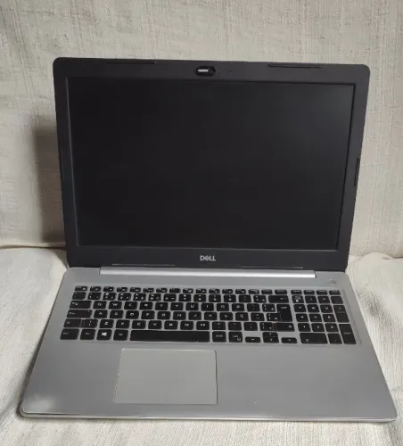 Notebook Dell Inspiron 5570 Intel i5 16GB RAM SSD 256GB HD 1TB Placa de vídeo dedicada