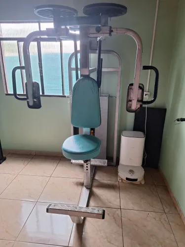 Aparelho de musculação Voador