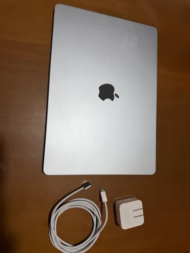 Macbook M4 15' blue sky