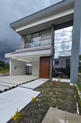 Condomínio Mosaico dúplex com fino acabamento R$ 1.800.000,00