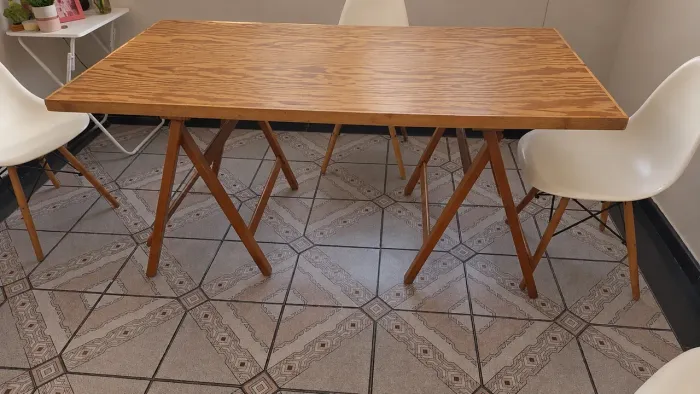 MESA DE MADEIRA RÚSTICA PARA ÁREA GOURMET