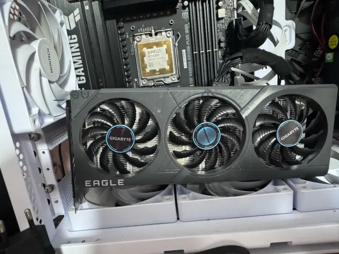 RTX 4060 8g GIGABYTE tripo fan
