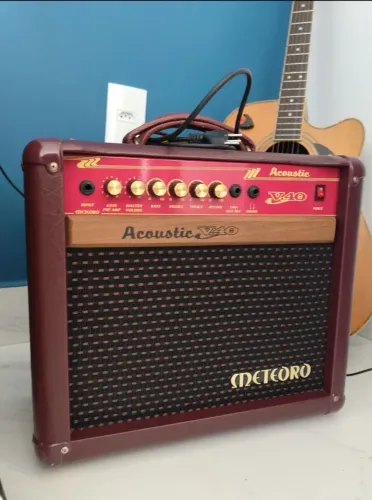Vendo caixa amplificada acústica meteoro v40 . 2,200,00