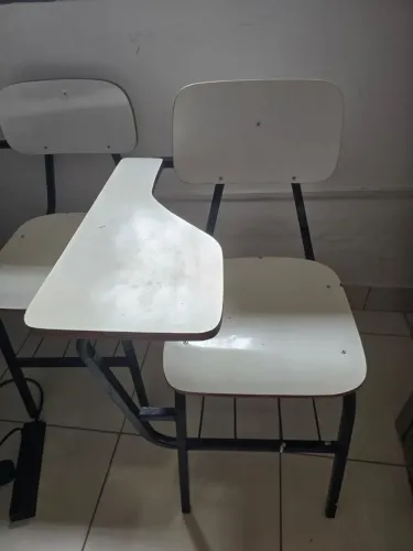 Cadeira escolar linha Premium com prancheta