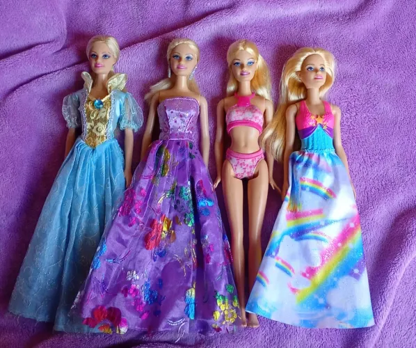 Lote de Barbies.