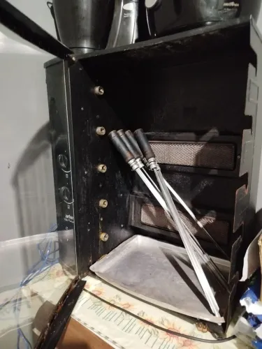 Assadeira elétrica rotativa Arke 05 espetos 