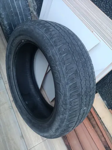 3 pneus 225/55R18 . vendo ou troco...