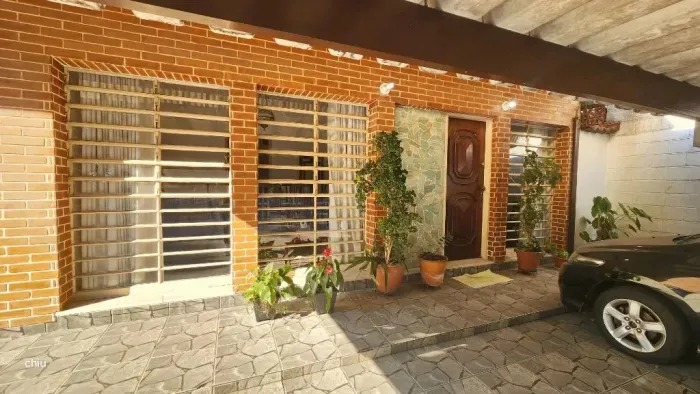 Casa à venda no Parque Continental, São Paulo: 4 dormitórios, churrasqueira e armários emb