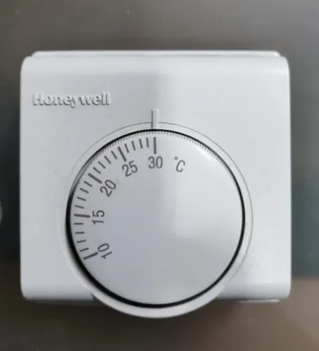 Termostato de Ambiente Honeywell Analógico 10 A 30cº