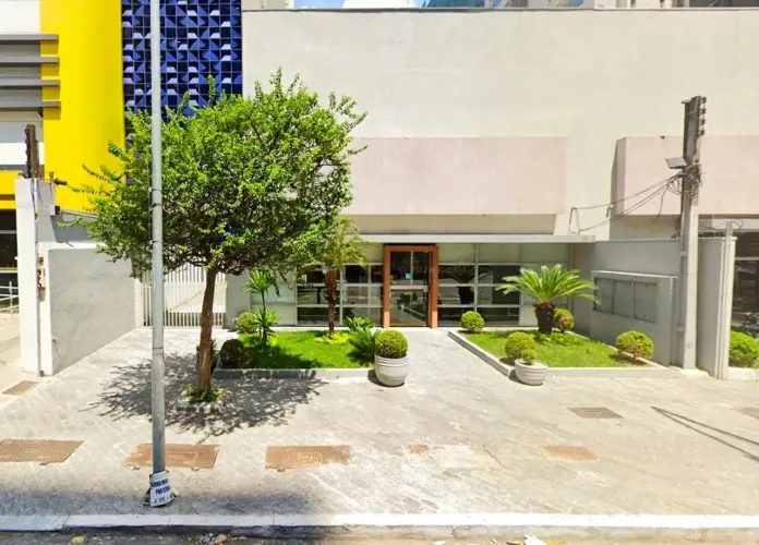 Oportunidade Única na Vila Olímpia: Antiga Agência com 638m² de Terreno.