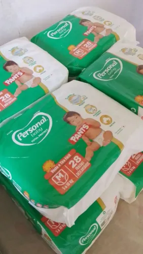 Fralda Personal Pants com 28 unidades tamanho  M