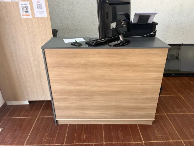 Balcão de atendimento L