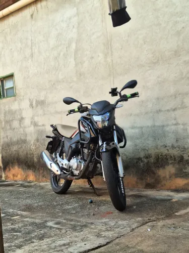 Vendo titan 160 2018 bem conservada