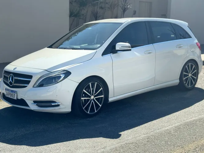 Mercedes-Benz Classe B 200 CGI 1.6 TB Sport 156cv AUT 2014