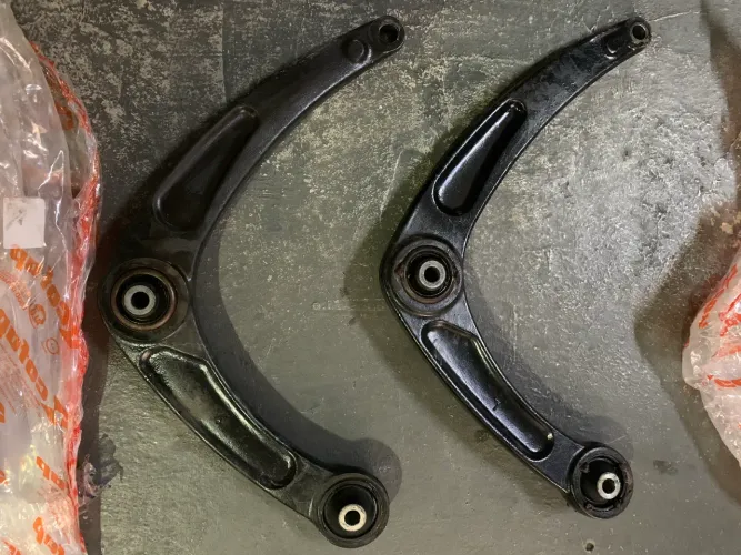 Bandejas C4 307 original Braços de Suspensão Dianteiros LD LE (valor do par)