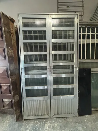 Porta de alumínio 2 folhas