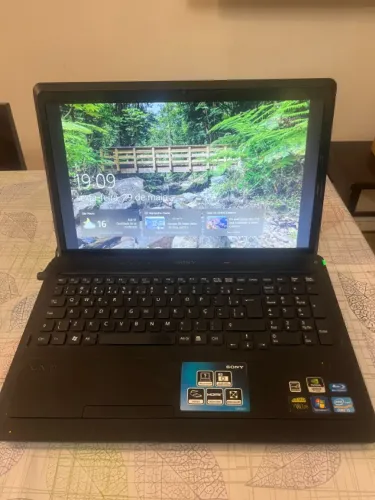 Notebook Sony Vaio VPCF2 excelente