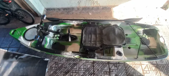 Vendo caiaque leader com pedal