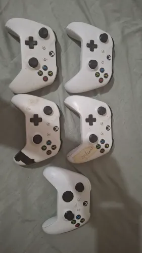 Controle de Xbox com defeito