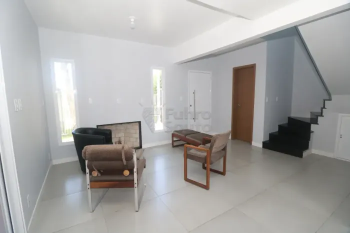 Casa nova no Laranjal - Excelente localização!