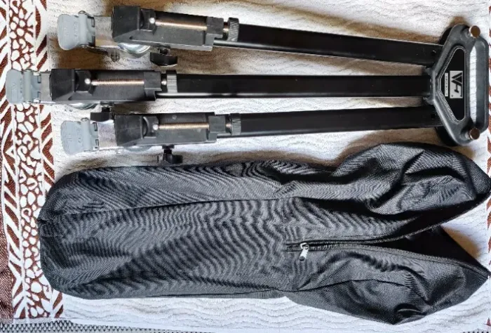 Dolly Para Tripé Universal c/ Capa - NOVO - Sem Uso - Suporte com Rodas para todos Modelos