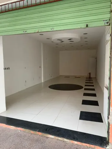 loja terrea para aluguel tem 70 metros quadrados em Centro - Macaé - RJ