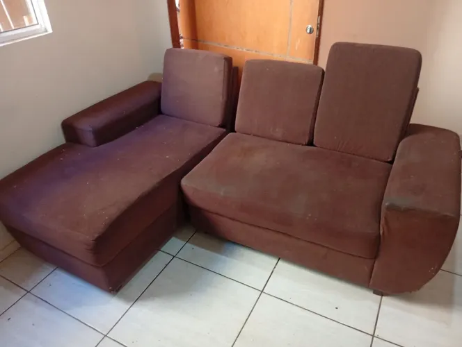 Sofá três lugares