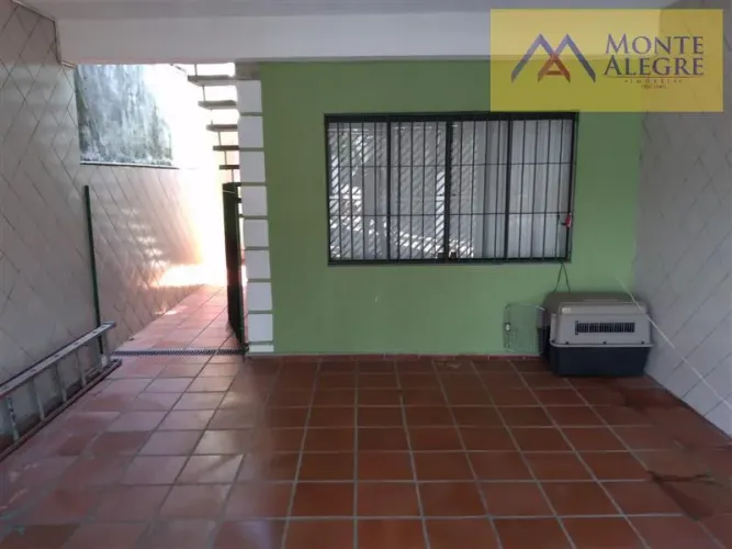 Sobrado à venda no bairro Vila Marari com 3 dormitórios e 135 m² de área útil