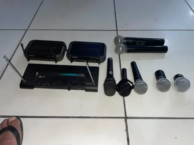 Microfones Shure SM 58, Eletro voice, Akg, receivers leia o anuncio.