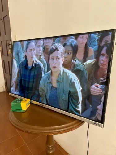 TV Philco semi nova 