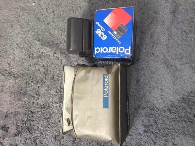 vendo camera antiga polaroid 636