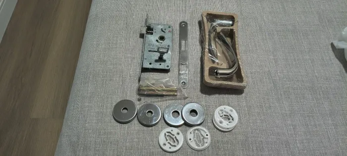 Fechadura Pado para porta de banheiro, completa nova