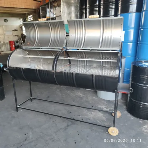 Churrasqueira de tambor dupla para alta produção com quatro grelhas grossas