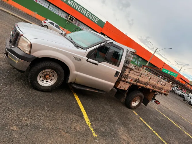 Ford F-350 2011 Cummins (Injeção Mecânica) - Relíquia de Trabalho!