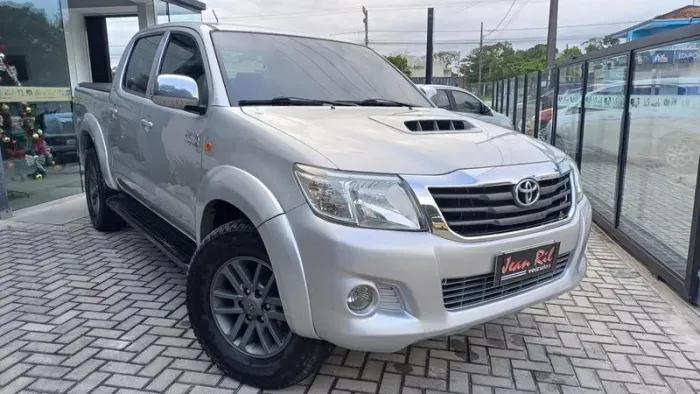Toyota Hilux CD SR D4-d 4X4 3.0 TDI Dies Aut. 2013