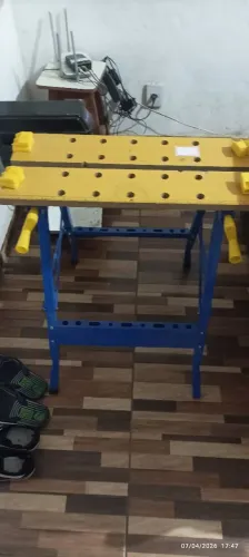 Bancada de marceneiro dobrável.valor 150 reais 