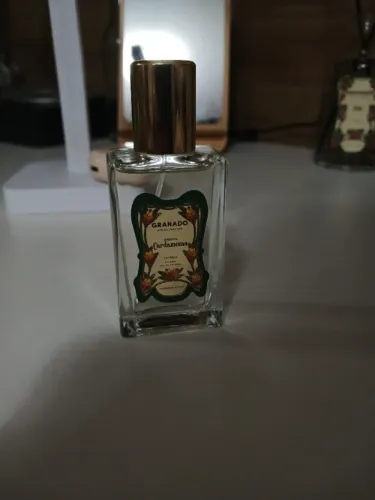 colônia sândalo & cardamomo 25ml granado (mini size)