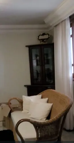 Cristaleira de Canto